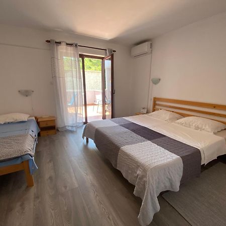 Apartments Lungomare Pula Exterior photo