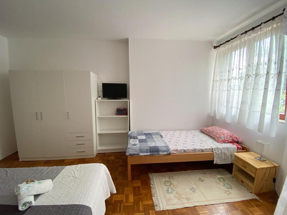 Apartments Lungomare Pula Exterior photo